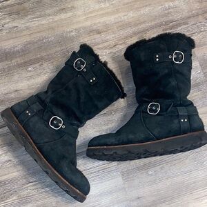 EUC UGG Leather Sheepskin Winter Boots 9